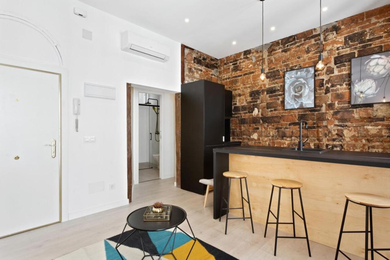 Modern 1 Bedroom Apartment Near Lavapies Madri Exterior foto