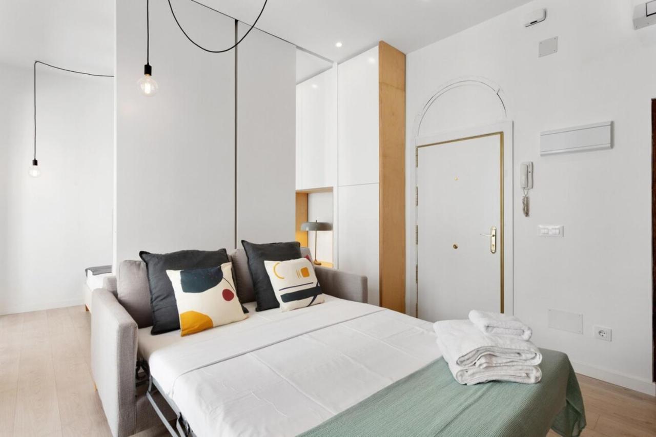 Modern 1 Bedroom Apartment Near Lavapies Madri Exterior foto
